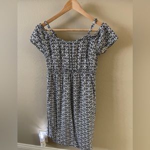 Old Navy maternity dress with black and white flower print